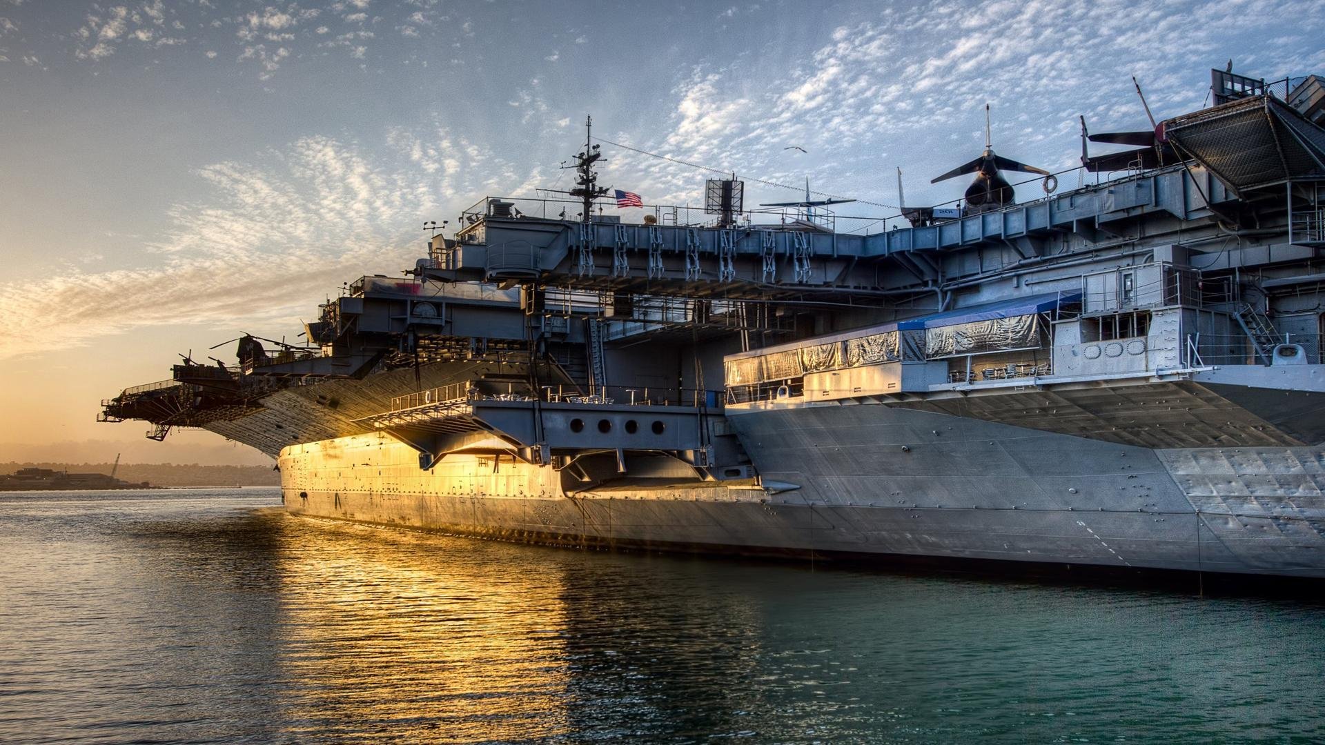 “高新区全民健身馆:壁球竞技,极速对决让你眼花缭乱!”